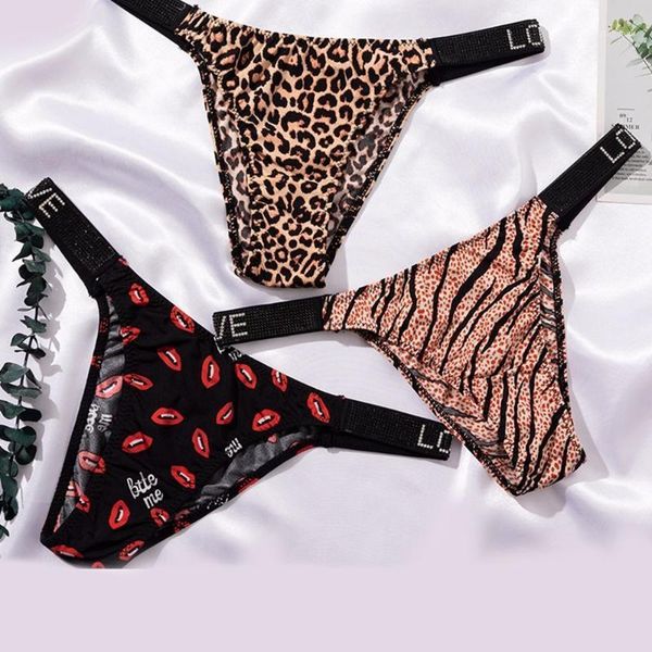 women's panties fashion lip dot leopard printing g-string briefs temptation rhinestones letter low-rise t-back underwear, Black;pink
women's panties fashion lip dot leopard printing g-string briefs temptation rhinestones letter low-rise t-back underwear, Black;pink