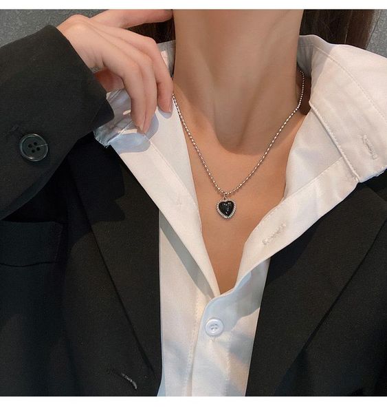 pendant necklaces retro black heart-shaped necklace female ins hip hop tide net red clavicle chain simple temperament titanium steel gift, Silver
pendant necklaces retro black heart-shaped necklace female ins hip hop tide net red clavicle chain simple temperament titanium steel gift, Silver