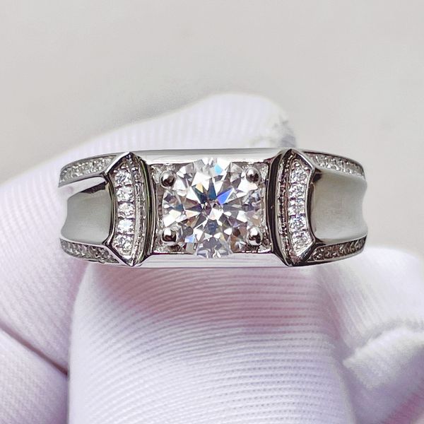 1 carat real moissanite ring for men not adjustable simple classic s925 sterling silver platinum plated diamond wedding rings, Slivery;golden
1 carat real moissanite ring for men not adjustable simple classic s925 sterling silver platinum plated diamond wedding rings, Slivery;golden