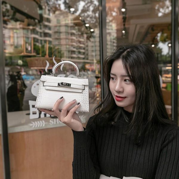 famous designer crocodile pattern brand bags women leather kelly handbags ladies hand purse fashion shoulder platinum storage
famous designer crocodile pattern brand bags women leather kelly handbags ladies hand purse fashion shoulder platinum storage