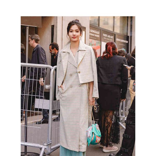 jackets spring autumn turn down collar literary retro hongkong style casual with belt plaid women long coat trsc, Black;white
jackets spring autumn turn down collar literary retro hongkong style casual with belt plaid women long coat trsc, Black;white