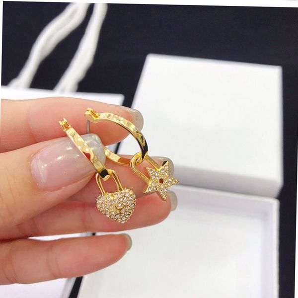 luxury jewelry women's designer earrings gold love star set diamond earrings asymmetric earrings with box, Golden;silver
luxury jewelry women's designer earrings gold love star set diamond earrings asymmetric earrings with box, Golden;silver