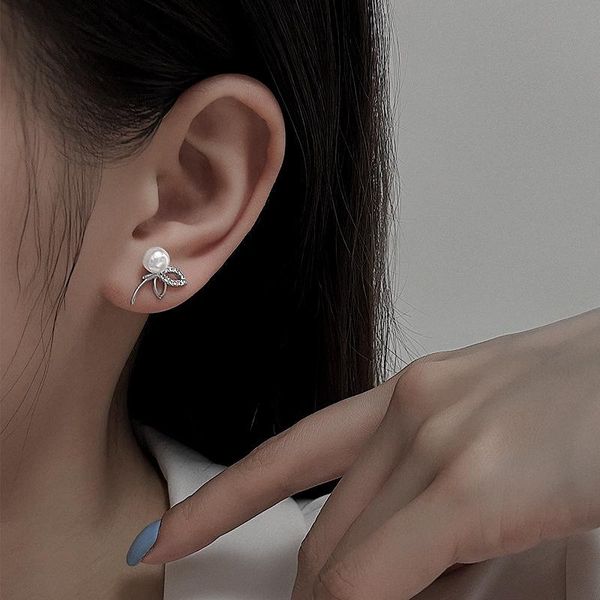 stud lutaku elegant zircon butterfly pearl earrings for women fashion korean jewelry wedding party girl's unusual earring, Golden;silver
stud lutaku elegant zircon butterfly pearl earrings for women fashion korean jewelry wedding party girl's unusual earring, Golden;silver