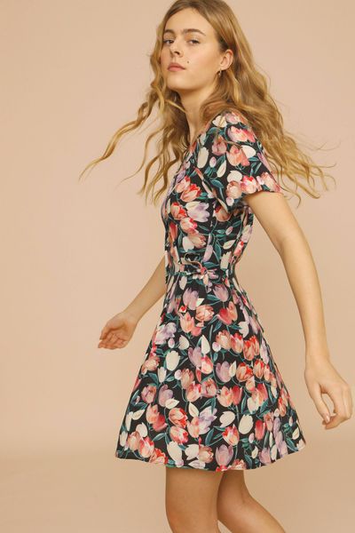 2021 summer autumn short sleeve v neckline multicolor dress french style floral tulip print waist belted knee-length dresses g127056, Black;gray
2021 summer autumn short sleeve v neckline multicolor dress french style floral tulip print waist belted knee-length dresses g127056, Black;gray