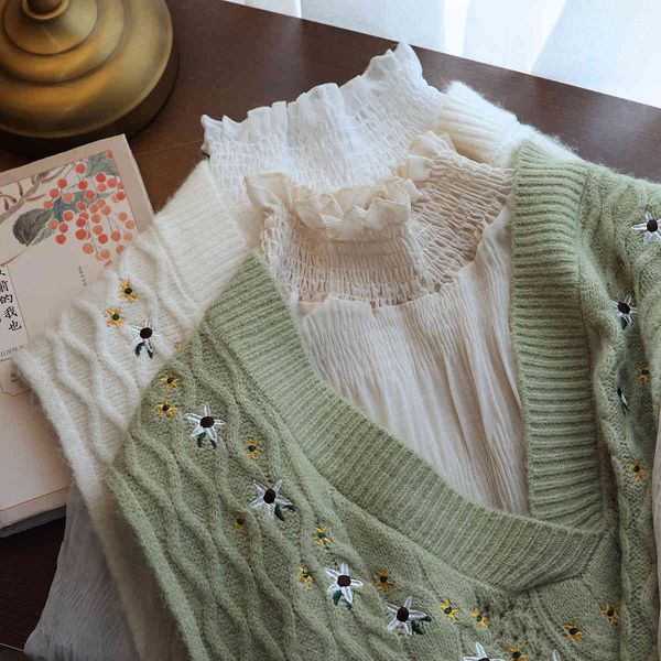 women's sweaters embroidery with low-necked waistcoat a pastoral mesh vest embroidered loosely cut sweater 5n3z, White;black
women's sweaters embroidery with low-necked waistcoat a pastoral mesh vest embroidered loosely cut sweater 5n3z, White;black