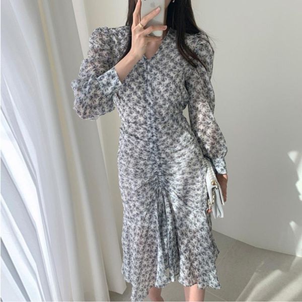casual dresses yamdi vintage v-neck ruched women a-line dress 2021 spring summer ruffles floral print slim waist female midi vestidos, Black;gray
casual dresses yamdi vintage v-neck ruched women a-line dress 2021 spring summer ruffles floral print slim waist female midi vestidos, Black;gray
