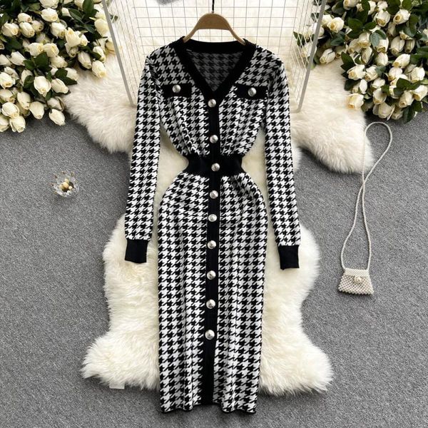 casual dresses b400 women korean ins 2021 fashion houndstooth v-neck long-sleeved knitted sweater dress clothes vestidos, Black;gray
casual dresses b400 women korean ins 2021 fashion houndstooth v-neck long-sleeved knitted sweater dress clothes vestidos, Black;gray