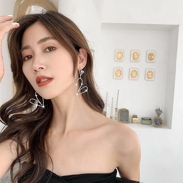 dangle & chandelier fashion trend earrings 2021 large geometric heart for women pendant shiny rhinestone, Silver
dangle & chandelier fashion trend earrings 2021 large geometric heart for women pendant shiny rhinestone, Silver