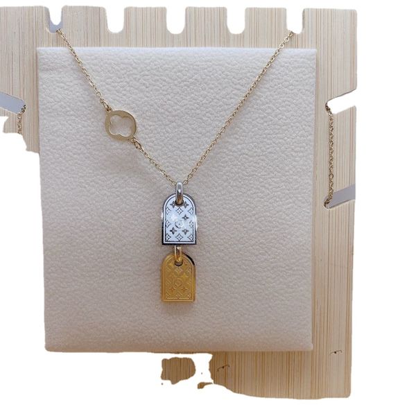 small and exquisite luxury designer jewelry noblewomen necklace gold lock pendant for elegant silver chain necklaces alex ani 2022df
small and exquisite luxury designer jewelry noblewomen necklace gold lock pendant for elegant silver chain necklaces alex ani 2022df