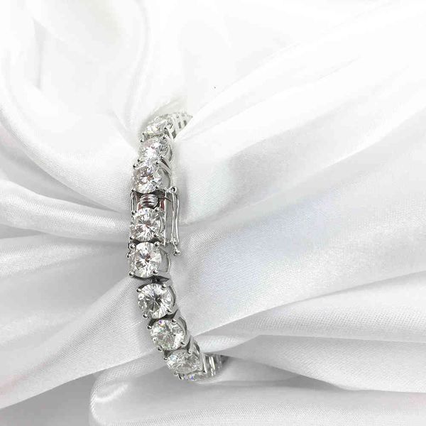 aeaw platinum plated silver 18ctw 18cm length 5mm f near colorless moissanite tennis bracelet women, Black
aeaw platinum plated silver 18ctw 18cm length 5mm f near colorless moissanite tennis bracelet women, Black