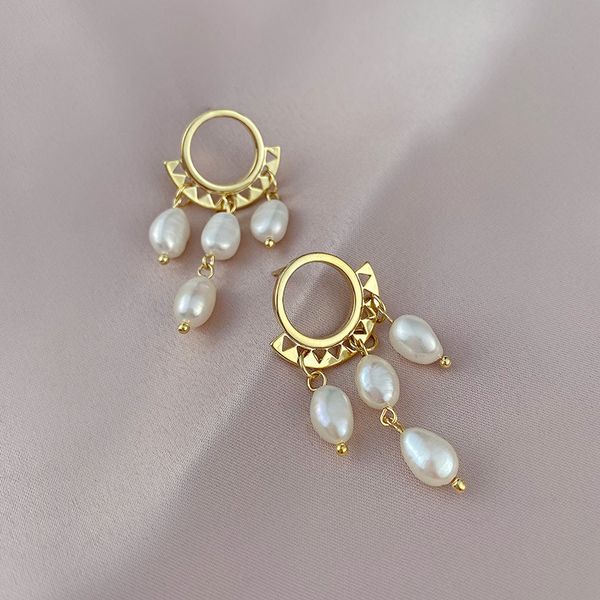 aaa designer jewelry korea chaoxian xiaozhong design personalized earrings temperament net red natural pearl earrings s925 silver needle, Golden;silver
aaa designer jewelry korea chaoxian xiaozhong design personalized earrings temperament net red natural pearl earrings s925 silver needle, Golden;silver