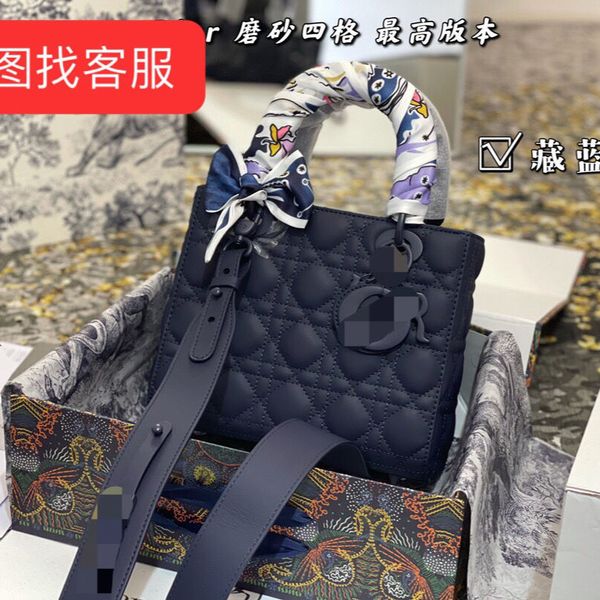 sculptor d'ao four grid frosted leather custom princess messenger shoulder handbag five colors crossbody bag ysj
sculptor d'ao four grid frosted leather custom princess messenger shoulder handbag five colors crossbody bag ysj