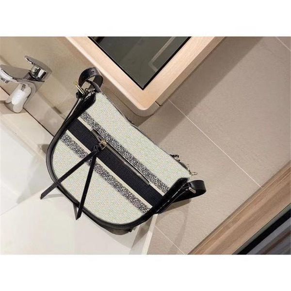 2021 crusie luxury designer women shoulder postman bags embroidery knitting canvas cross body vintage postman totes clutch 20ss fashion bags
2021 crusie luxury designer women shoulder postman bags embroidery knitting canvas cross body vintage postman totes clutch 20ss fashion bags