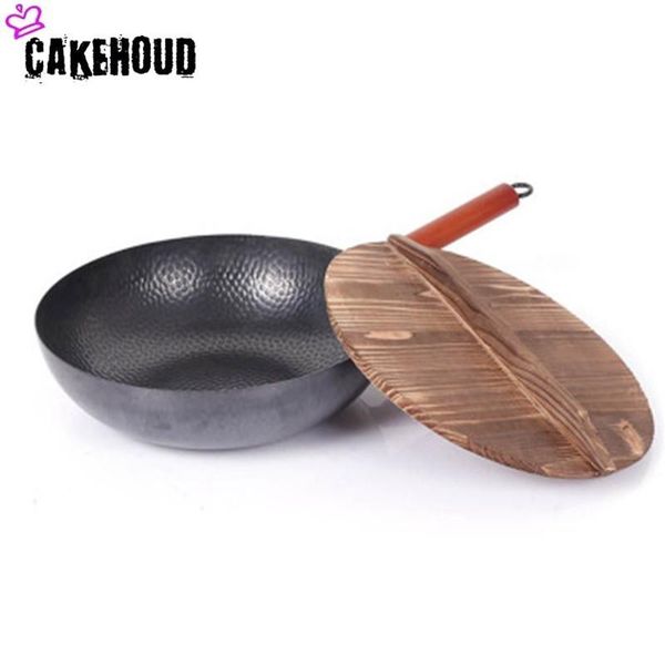 32cm iron pot traditional handmade non-stick pan uncoated gas stove cookware multi-function wok pans
32cm iron pot traditional handmade non-stick pan uncoated gas stove cookware multi-function wok pans