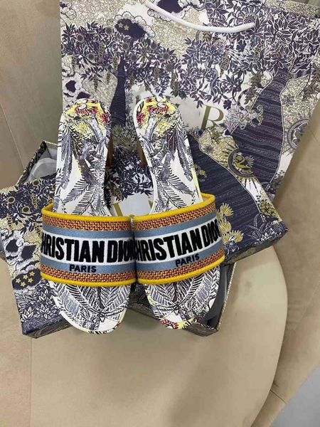 wholesale d summer chinese style letter embroidery thick heel flat bottomed beach casual flop women's sandals luxurysss designersss sho, Black
wholesale d summer chinese style letter embroidery thick heel flat bottomed beach casual flop women's sandals luxurysss designersss sho, Black