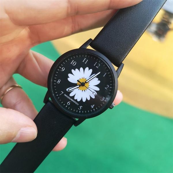 wristwatches women fashion daisy design watches 2021 elegant ladies flower casual female quartz watch leather clock montre femme, Slivery;brown
wristwatches women fashion daisy design watches 2021 elegant ladies flower casual female quartz watch leather clock montre femme, Slivery;brown