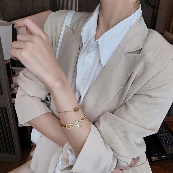 link, chain diamond in the debris micro-inlaid clover bracelet fashion normcore style ins non-mainstream design net red light, Black
link, chain diamond in the debris micro-inlaid clover bracelet fashion normcore style ins non-mainstream design net red light, Black