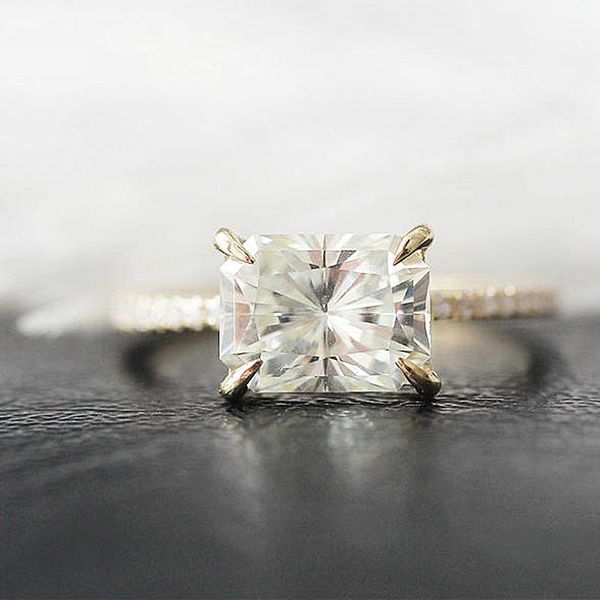 cluster rings 14k yellow gold 2.0ct 8*6mm d color radiant cut moissanite engagement ring for women fine jewelry, Golden;silver
cluster rings 14k yellow gold 2.0ct 8*6mm d color radiant cut moissanite engagement ring for women fine jewelry, Golden;silver
