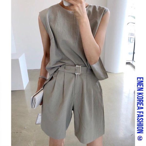 women's tracksuits korean chic simple round neck pullover loose -fitting sleeveless shirt + high waist wide leg casual shorts with belt, Gray
women's tracksuits korean chic simple round neck pullover loose -fitting sleeveless shirt + high waist wide leg casual shorts with belt, Gray
