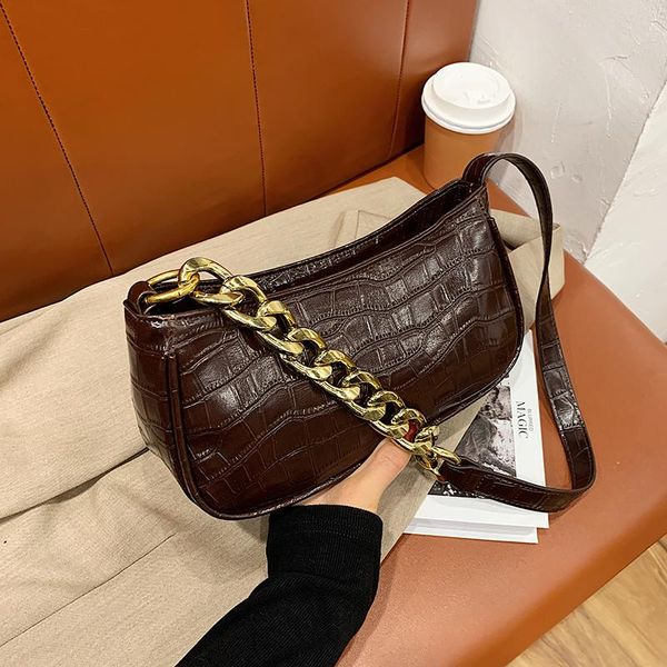 totes retro metal chain ladies flip one shoulder messenger bag travel compact leather handbag waterproof
totes retro metal chain ladies flip one shoulder messenger bag travel compact leather handbag waterproof