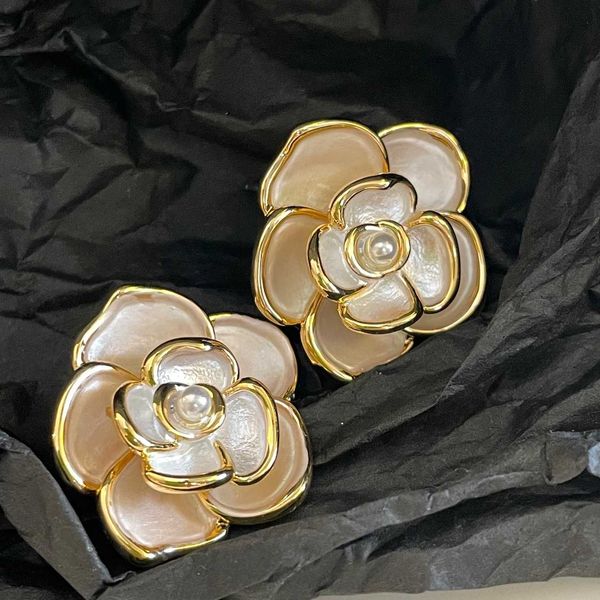 camellia earrings three dimensional flower temperament personality earrings female g7-10, Silver
camellia earrings three dimensional flower temperament personality earrings female g7-10, Silver