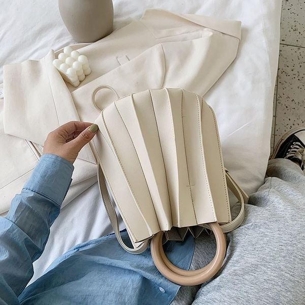 evening bags high-quality pu creative women's bag 2021 fashion folds personality ladies portable messenger one-shoulder bucket
evening bags high-quality pu creative women's bag 2021 fashion folds personality ladies portable messenger one-shoulder bucket