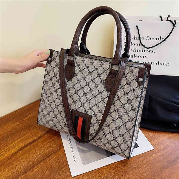 underarm bag women's autumn new fashion versatile tote large capacity one shoulder hand purse black friday
underarm bag women's autumn new fashion versatile tote large capacity one shoulder hand purse black friday