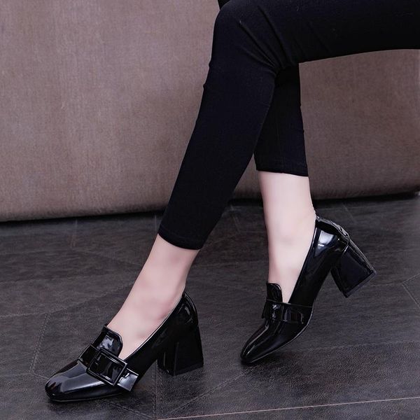 dress shoes thick with square head deep mouth female leather in the patent 2021 spring, Black
dress shoes thick with square head deep mouth female leather in the patent 2021 spring, Black