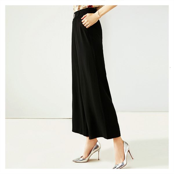 capri 2021 summer elegant waist hugging solid color capri wide leg women's show thin black pants, Black;white
capri 2021 summer elegant waist hugging solid color capri wide leg women's show thin black pants, Black;white