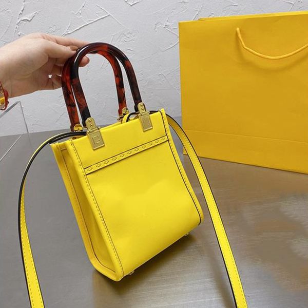 high wholesale f family bags 2021 akend onthego version portable p zhouzhoubao123 c crossbody tb saddle bag quilted handbags, Black
high wholesale f family bags 2021 akend onthego version portable p zhouzhoubao123 c crossbody tb saddle bag quilted handbags, Black