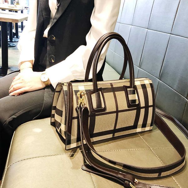 luxury handbags women's 2021 versatile color contrast check boston pillow bag portable temperament godds msenger shoulder bag
luxury handbags women's 2021 versatile color contrast check boston pillow bag portable temperament godds msenger shoulder bag