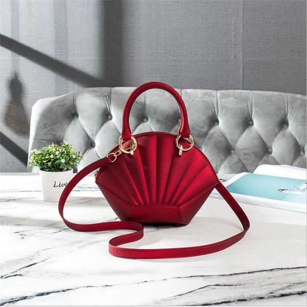 evening bags 2021 designer woman bag jelly frosted shell candy chain messenger luxury shoulder fashion dinner handbag
evening bags 2021 designer woman bag jelly frosted shell candy chain messenger luxury shoulder fashion dinner handbag