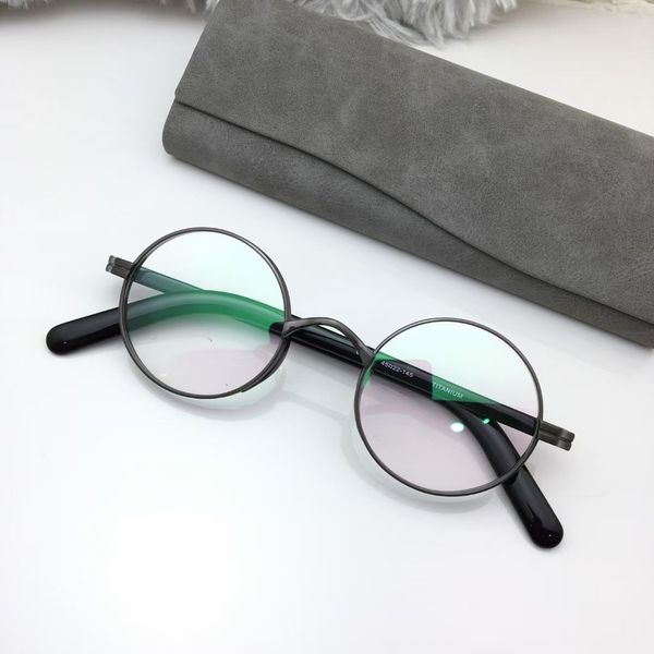pure titanium frame men's round eye new japanese flat lens myopia glasses blue light anti million years turtle can be modified, White;black 
pure titanium frame men's round eye new japanese flat lens myopia glasses blue light anti million years turtle can be modified, White;black