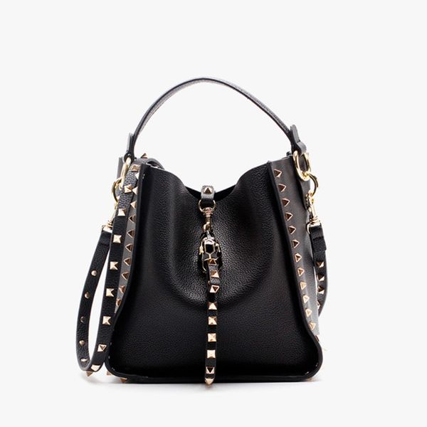 women designer selling fashion luxury women's bucket bag genuine leather ladies rivet handbags female shoulder
women designer selling fashion luxury women's bucket bag genuine leather ladies rivet handbags female shoulder