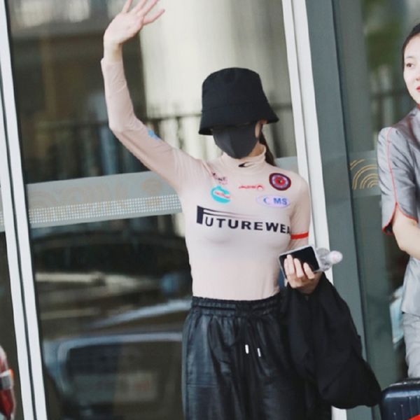 tee in spring and summer fashion classic moon print nude pink small high neck tights sports bottoming blouse for women m2, White
tee in spring and summer fashion classic moon print nude pink small high neck tights sports bottoming blouse for women m2, White