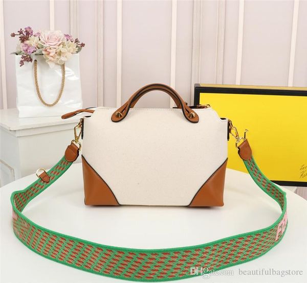 2021 designer pillow bag women luxury handbag fashion letter one shoulders messenger bags raffia with leather material embroidery shoulder s, Black;red
2021 designer pillow bag women luxury handbag fashion letter one shoulders messenger bags raffia with leather material embroidery shoulder s, Black;red