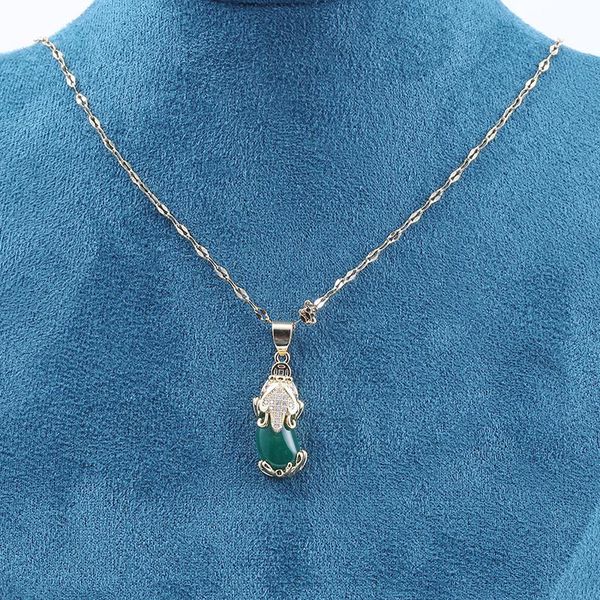 pendant necklaces vintage gold color necklace green gem stone brave troops for women men fashion lucky charm jewelry gift, Silver
pendant necklaces vintage gold color necklace green gem stone brave troops for women men fashion lucky charm jewelry gift, Silver