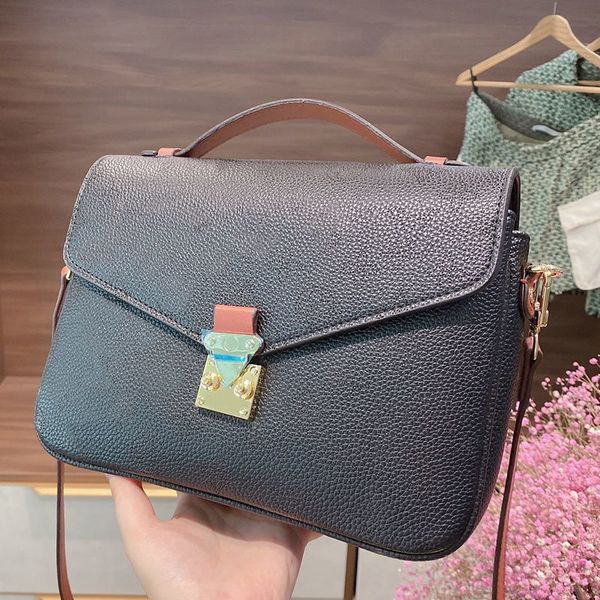 genuine postman messenger bag fashion bags chameleon cowhide leather removable shoulder strap perforated women purse, Red;black
genuine postman messenger bag fashion bags chameleon cowhide leather removable shoulder strap perforated women purse, Red;black