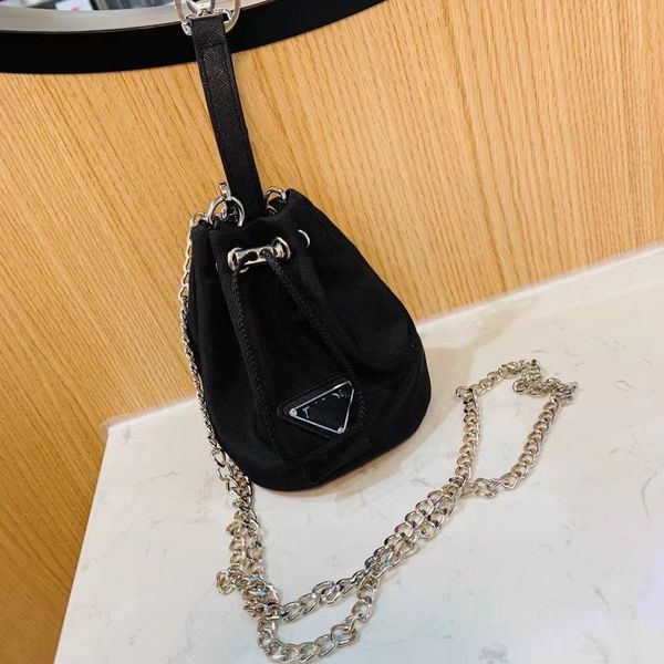 2021 mini luxury bucket chain bags designer crossbody shoulder bag tiny lady string totes women cute coin purses fashion wallets with triang
2021 mini luxury bucket chain bags designer crossbody shoulder bag tiny lady string totes women cute coin purses fashion wallets with triang
