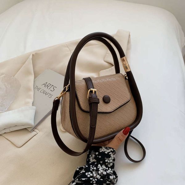 women's fashion shoulder bag portable small square retro one menger
women's fashion shoulder bag portable small square retro one menger