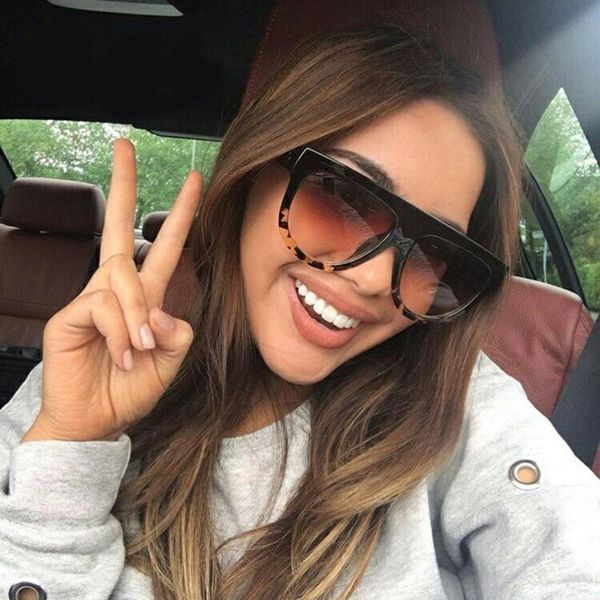 lady flat oversized sunglasses women retro female big frames uv400 cat eye sunglass electroplated rivet sun glasses shades, White;black
lady flat oversized sunglasses women retro female big frames uv400 cat eye sunglass electroplated rivet sun glasses shades, White;black
