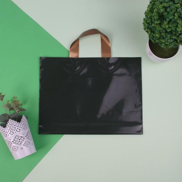 gift wrap 38x30x8 200 pcs custom printed logo handle plastic bag for fashion and promotion
gift wrap 38x30x8 200 pcs custom printed logo handle plastic bag for fashion and promotion