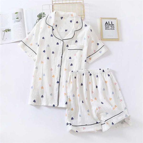 japanese summer ladies cotton gauze short sleeve shorts pajamas suit cute heart-shaped thin section home service suit woman 210928, Black;red
japanese summer ladies cotton gauze short sleeve shorts pajamas suit cute heart-shaped thin section home service suit woman 210928, Black;red