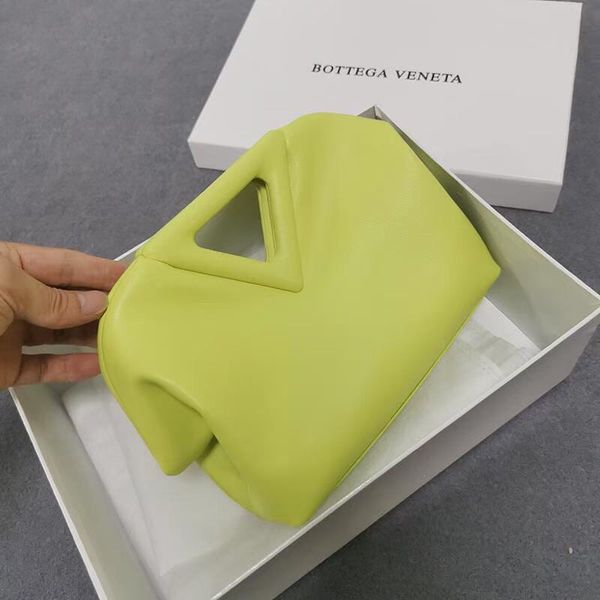 candy color inverted triangle cloud bag soft skin fold small 2021 one shoulder cross carry dumpling girl luxuryss designerss yw
candy color inverted triangle cloud bag soft skin fold small 2021 one shoulder cross carry dumpling girl luxuryss designerss yw