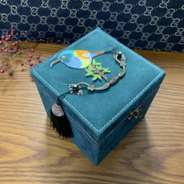 jewelry pouches, bags velvet box travel comestic casket storage ring lady case portable organizer necklaces packaging, Pink;blue
jewelry pouches, bags velvet box travel comestic casket storage ring lady case portable organizer necklaces packaging, Pink;blue