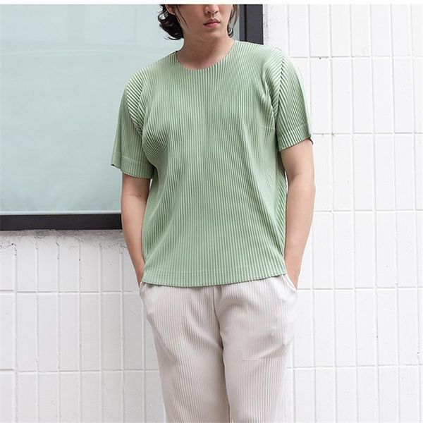 men's t-shirts miyake pleated short-sleeved round neck t-shirt hedging japanese trend fashion casual loose shirt men, White;black
men's t-shirts miyake pleated short-sleeved round neck t-shirt hedging japanese trend fashion casual loose shirt men, White;black