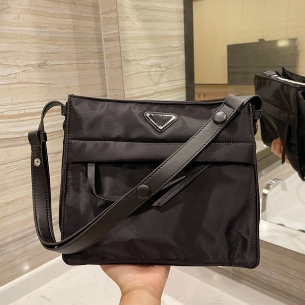 nylon messenger bag parachute medieval high-capacity single shoulder messenger bag men's and women's tote shopping purses luxury o
nylon messenger bag parachute medieval high-capacity single shoulder messenger bag men's and women's tote shopping purses luxury o