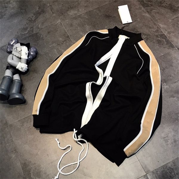 autumn and winter of new lovers fashion trend reflective leisure loose suit sweater and pants, Black;brown
autumn and winter of new lovers fashion trend reflective leisure loose suit sweater and pants, Black;brown