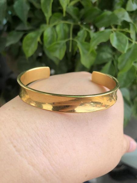 bangle titanium steel polygonal bracelet for fashionable women, Black
bangle titanium steel polygonal bracelet for fashionable women, Black