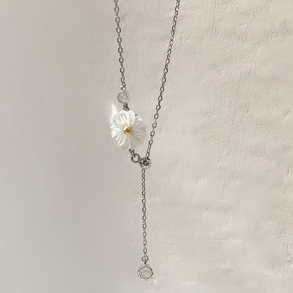 chain women pendants real gold plated diamond inlaid daisy necklace female light luxury temperament minority simple clavicle design sense hi, Silver
chain women pendants real gold plated diamond inlaid daisy necklace female light luxury temperament minority simple clavicle design sense hi, Silver